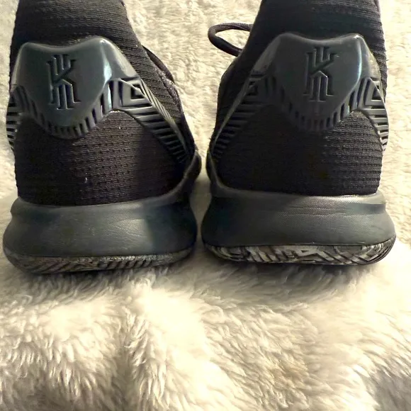 Nike Men Black Chrome Flytrap Zoom