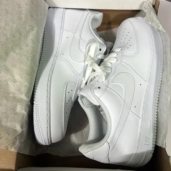 Nike Men's Air Force 1'07 Shoes Basketball NEW in box Size 10.5