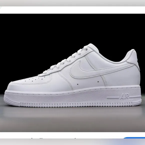 Nike Men's Air Force 1'07 Shoes Basketball NEW in box Size 10.5