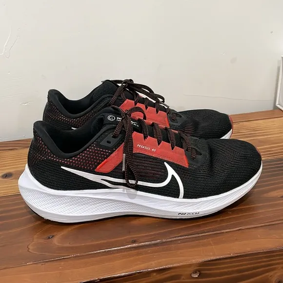 Nike Men's Air Zoom Pegasus 40 Running Shoes Black White Lt. Crimson Size 10.5