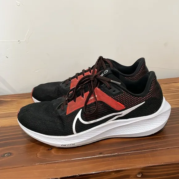 Nike Men's Air Zoom Pegasus 40 Running Shoes Black White Lt. Crimson Size 10.5