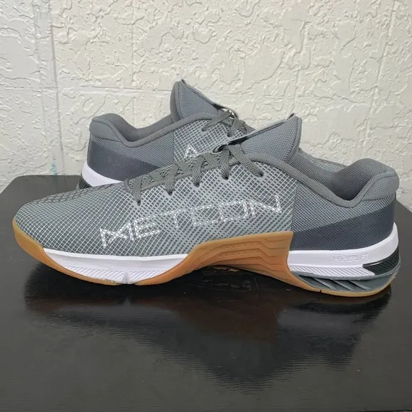 Nike Metcon 8 Mens Size 13 Shoes Smoke Grey Gum Sole Gym Sneakers D09328-002