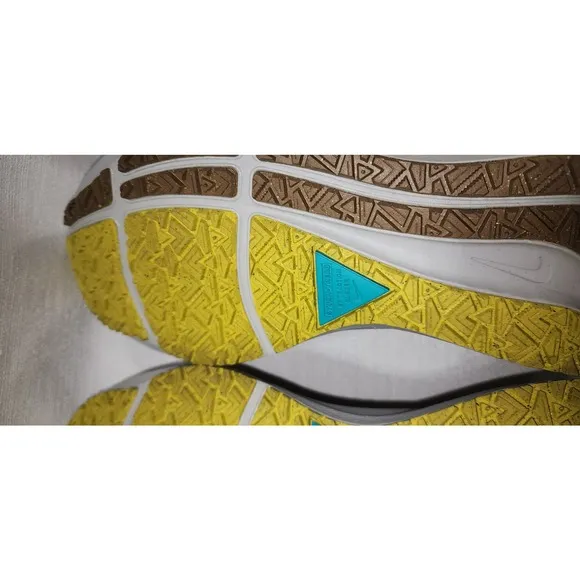 Nike Pegasus Shield weatherize running shoes size 12