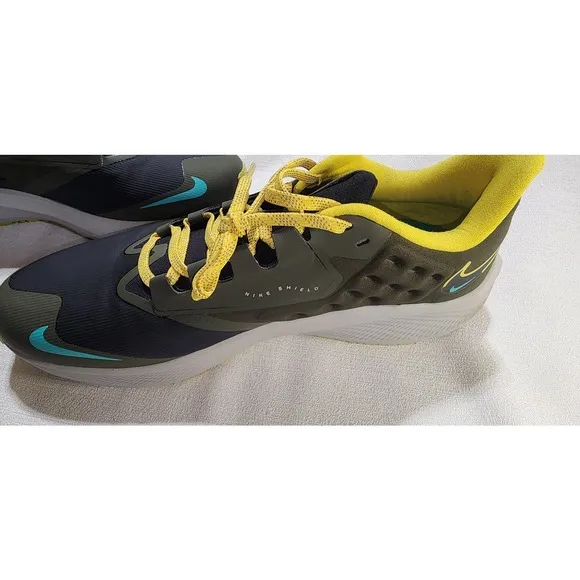 Nike Pegasus Shield weatherize running shoes size 12