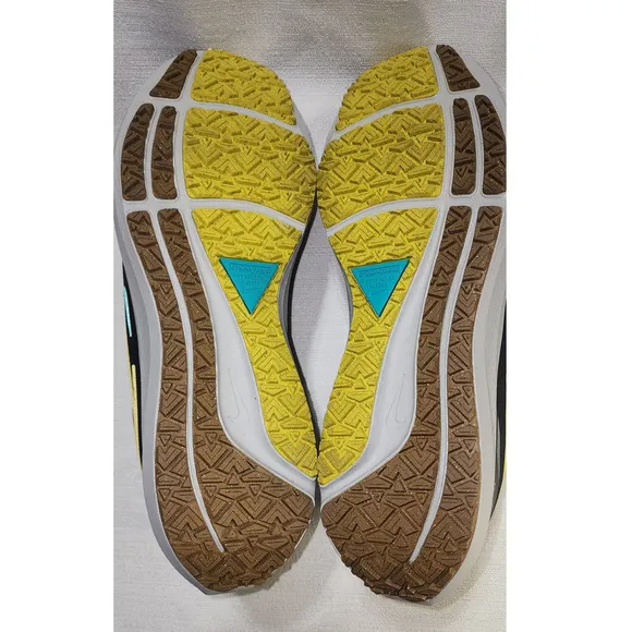 Nike Pegasus Shield weatherize running shoes size 12
