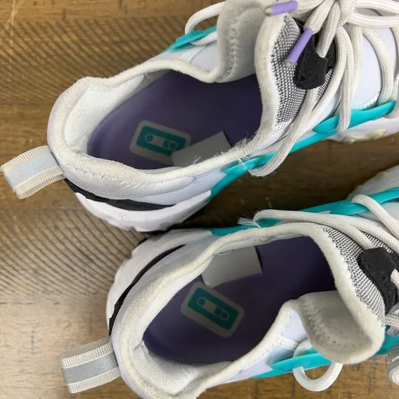 Nike React Presto Shoes Mens 10 White Cassette Running Athletic Sneakers AV2605
