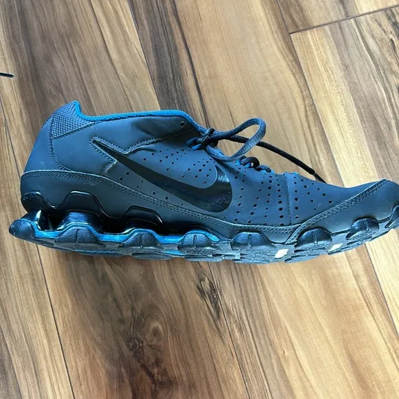 Nike Reax Tr Men's Black and Blue Training Shoes