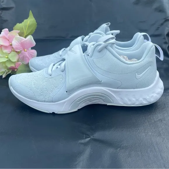 Nike Renew in-Season T TR 12 running shoes size 7 women