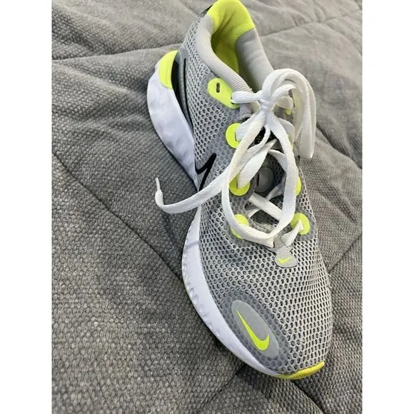 Nike Renew Mens Shoes Sneakers Gray‎ Black Green Size 8.5 Great Condition