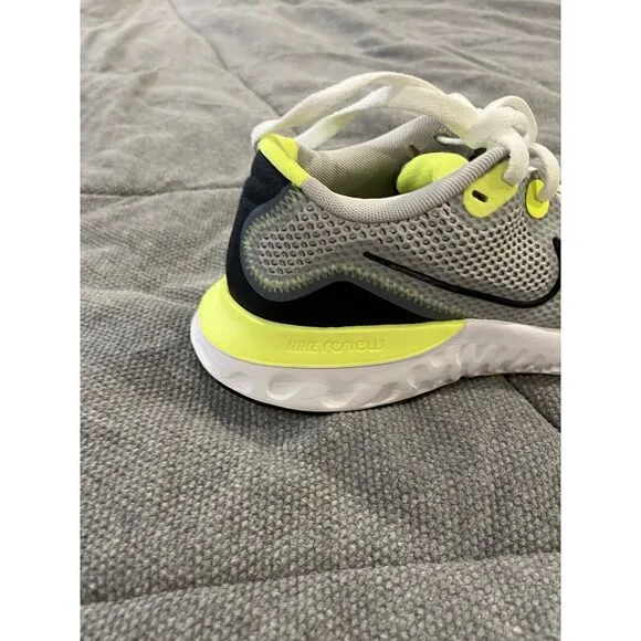 Nike Renew Mens Shoes Sneakers Gray‎ Black Green Size 8.5 Great Condition