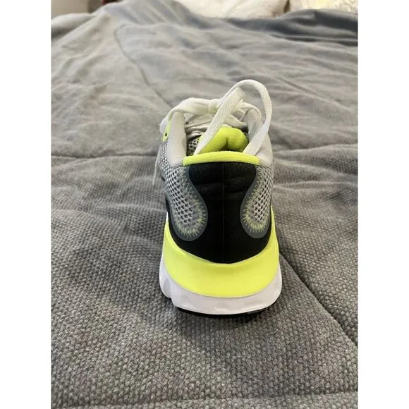 Nike Renew Mens Shoes Sneakers Gray‎ Black Green Size 8.5 Great Condition
