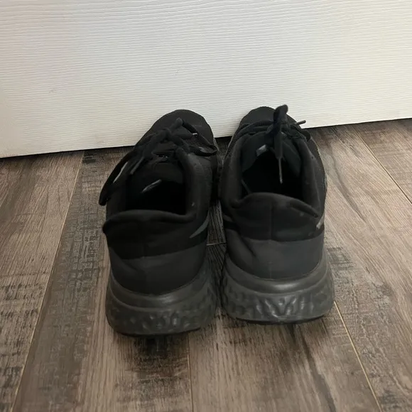 Nike Revolution 5 Running Shoes