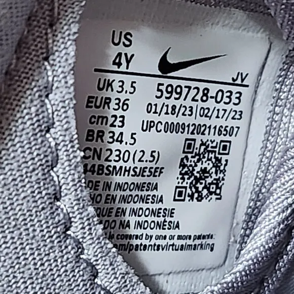 Nike Roshe One Kids Athletic Running Shoes Wolf Gray White Size 4y