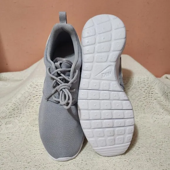 Nike Roshe One Kids Athletic Running Shoes Wolf Gray White Size 4y