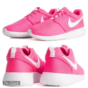 Nike Roshe Run Flyknit Shoes Sneakers in Hot Pink/White size 5.5