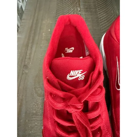 Nike SB GTS QS x Supreme Gym Red  Sneaker Shoes Size 12 Men Rare Collab Athletic