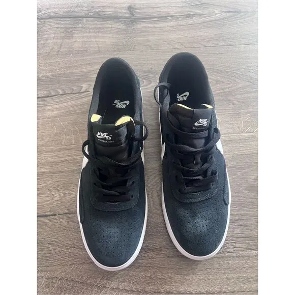 Nike SB Heritage Vulc Black &amp; White Skate Shoes size 11 Men’s