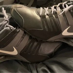 Nike Shox Black/White/grey  Running Shoes Mens 639657-004 Size 10.5