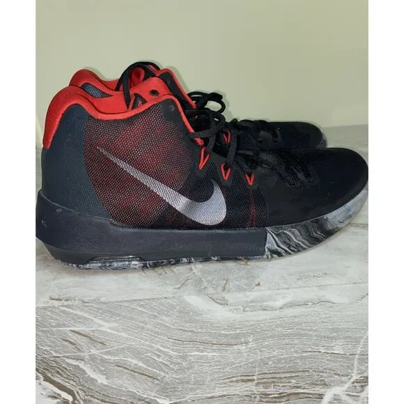 Nike Size Men’s 11.5 Black/Grey/ Red Air Integrate
