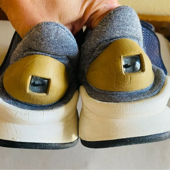Nike Sock Dart SE ‘Midnight Navy &amp; Golden Beige’