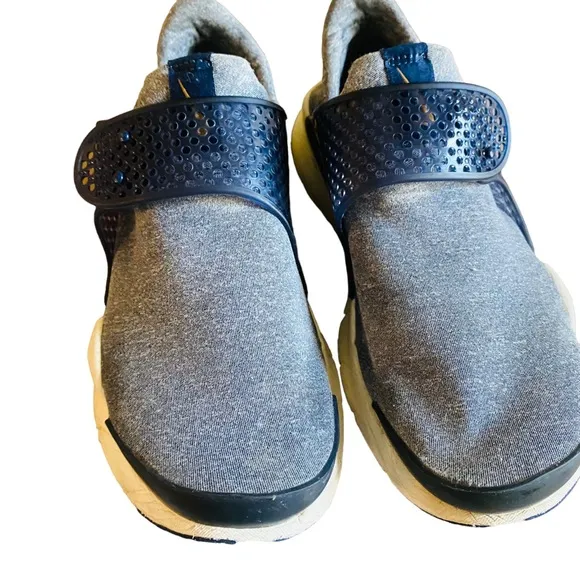 Nike Sock Dart SE ‘Midnight Navy &amp; Golden Beige’
