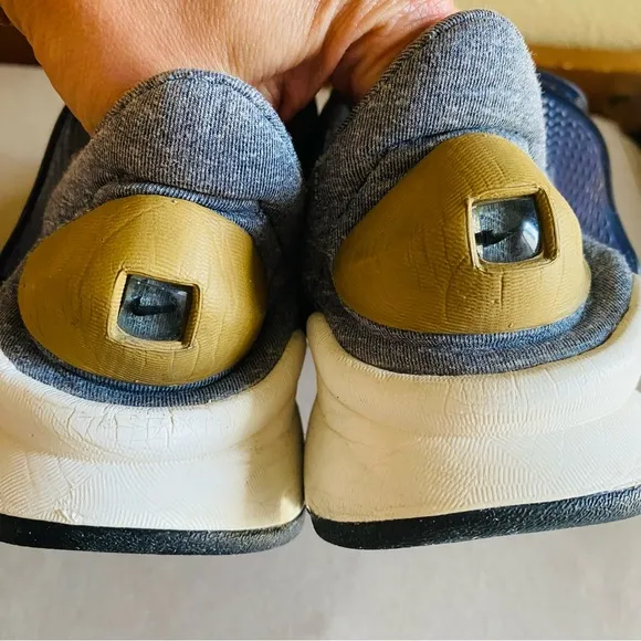 Nike Sock Dart SE ‘Midnight Navy &amp; Golden Beige’