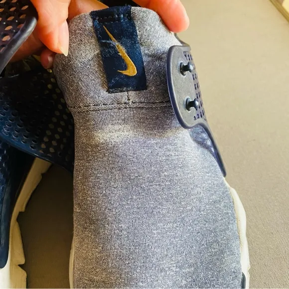 Nike Sock Dart SE ‘Midnight Navy &amp; Golden Beige’