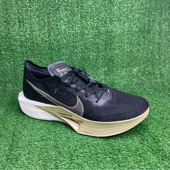 Nike SZ 13 Black and Tan ZoomX Mens Running Shoes