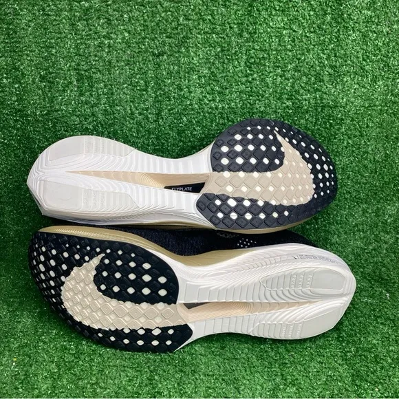 Nike SZ 13 Black and Tan ZoomX Mens Running Shoes