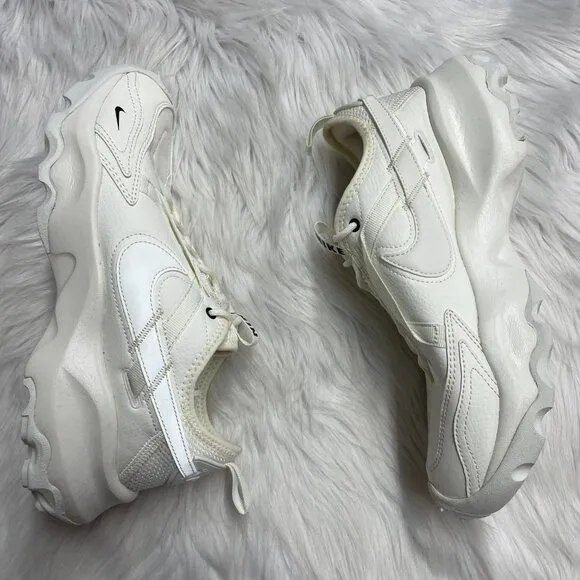 Nike TC 7900 White Womens Shoes DD9682-100 VNDS Sz 9