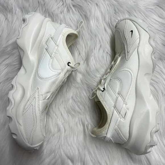 Nike TC 7900 White Womens Shoes DD9682-100 VNDS Sz 9