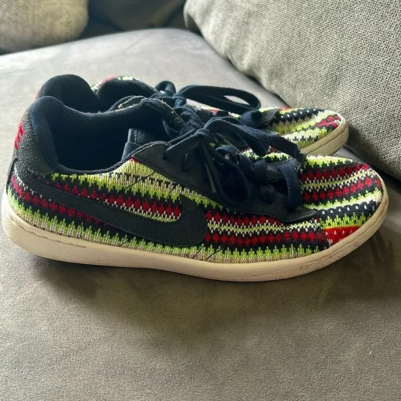 Nike Tennis Classic Ultra Christmas sweater