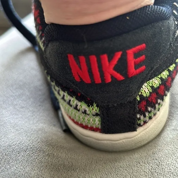 Nike Tennis Classic Ultra Christmas sweater