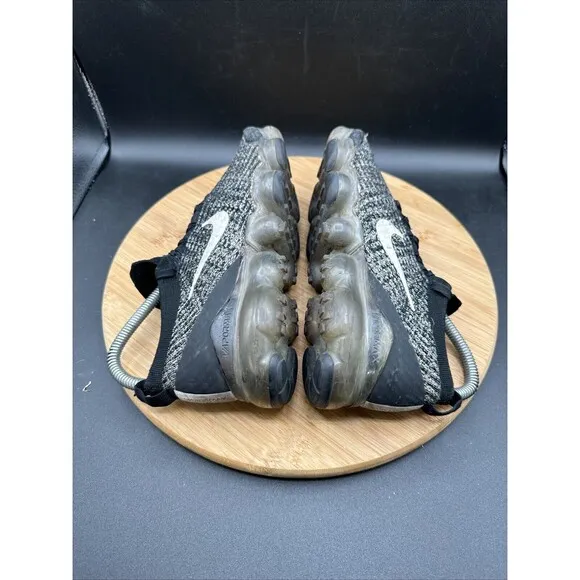 Nike Vapormax Flyknit 3 Womens Size 7 Running Shoes Oreo Black White AJ6910-001