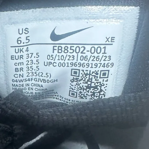 NIKE Vomero 17 Running Shoes Black White Size 6.5 Women's