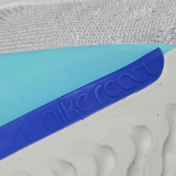 Nike Women’s Epic React Flyknit 2 &quot;White Light Aqua&quot; Running Shoes New