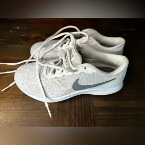 Nike Womens Flex Contact 908995-100 Gray Running Shoes Sneakers Size 7