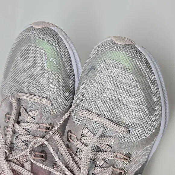 Nike Womens Quest 4 Premium DA8723-002 Gray Running Shoes Sneakers Size 6