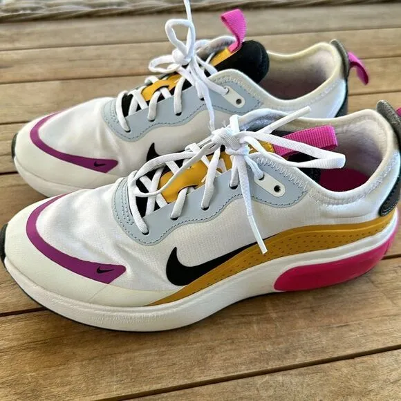 NIKE Women's Race Running Sneakers  5.5