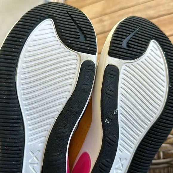 NIKE Women's Race Running Sneakers  5.5