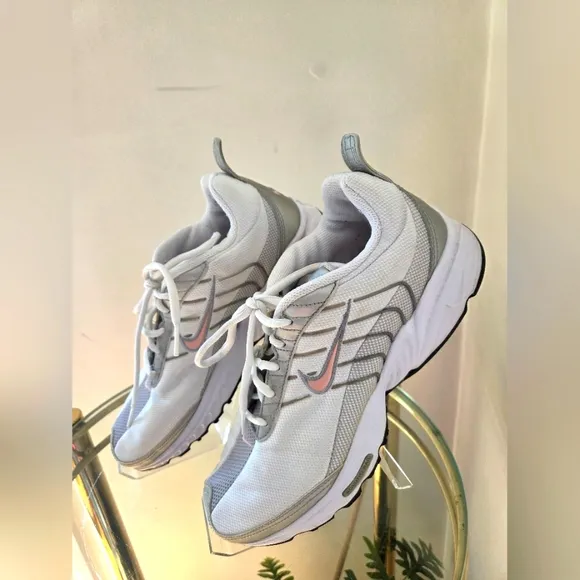 NIKE Womens Rolling Rail White Running Shoes Sneakers Womens Size 8.5M VGUC