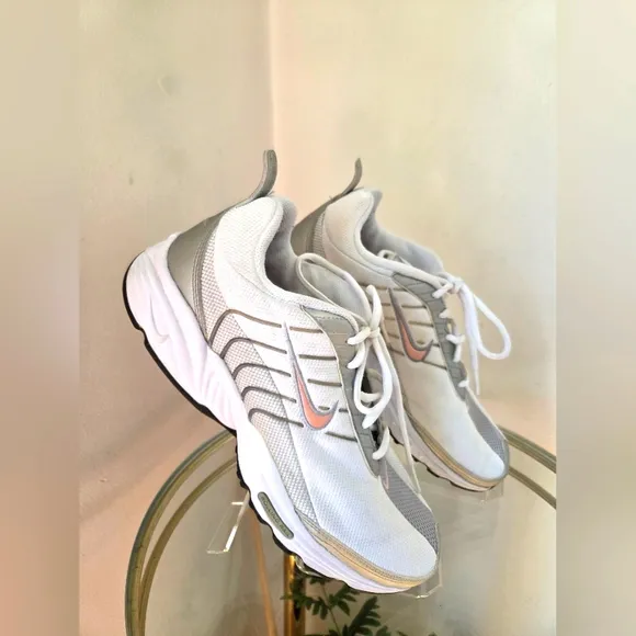 NIKE Womens Rolling Rail White Running Shoes Sneakers Womens Size 8.5M VGUC
