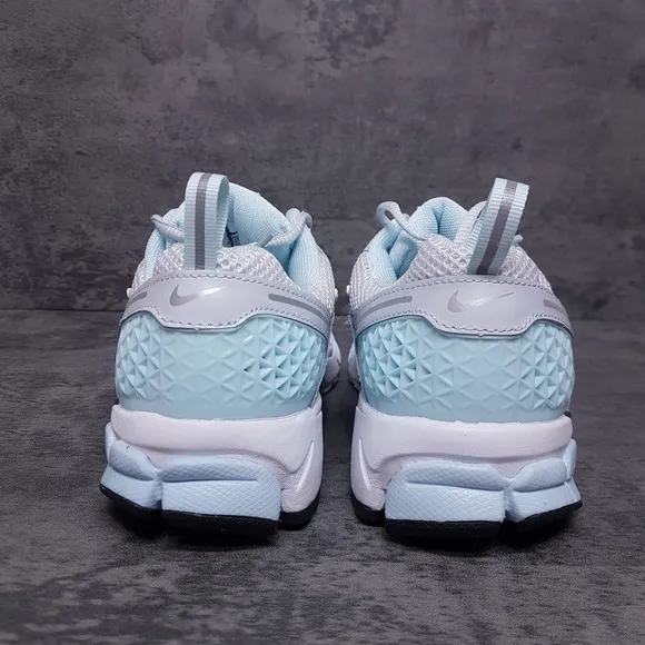 NIKE Zoom Vomero 5 Y2K Running Shoes Boys 6.5Y Womens 8 Glacier Blue Grey