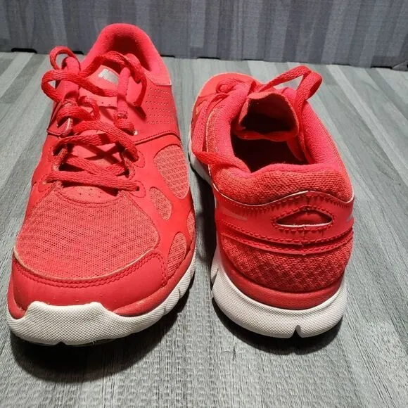 Nike flex women red running shoes