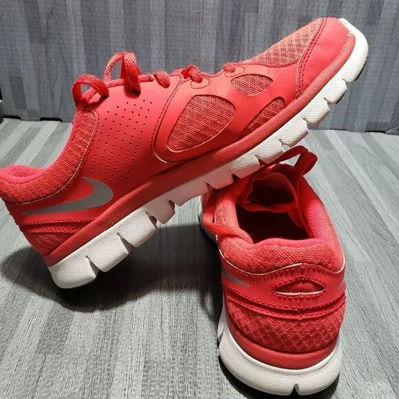 Nike flex women red running shoes