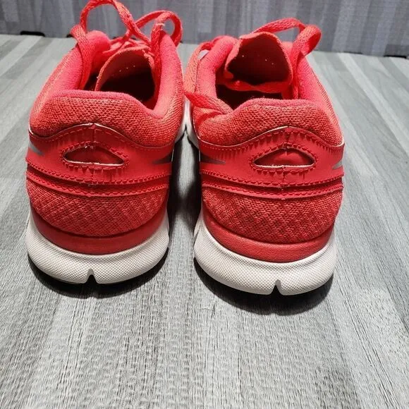 Nike flex women red running shoes