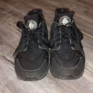 Nike Men's Air Huarache retro  Running Shoes Sneakers Black/Black-White Sz 8.5