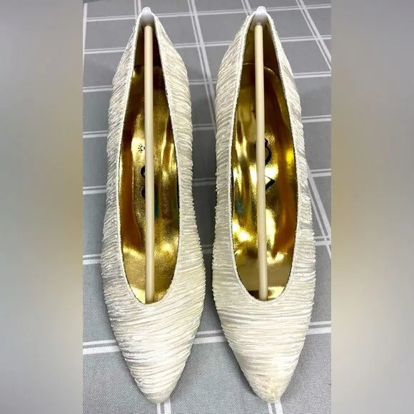 Nina Vtg 80s Champagne Ruched Satin Fabric Womens Size 8 N Slip on Heel Dress Up