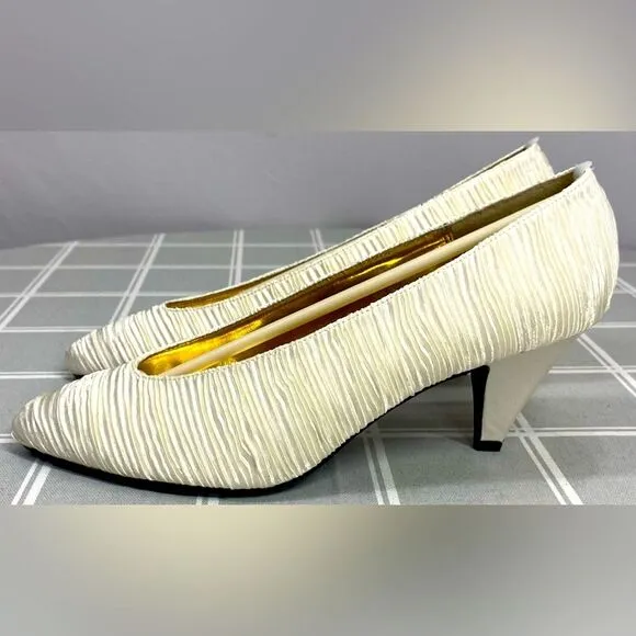 Nina Vtg 80s Champagne Ruched Satin Fabric Womens Size 8 N Slip on Heel Dress Up