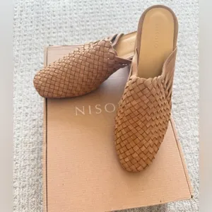 Nisolo | All-Day Woven Heeled Mule in Almond NEW NIB size 9 Anthrolologie style